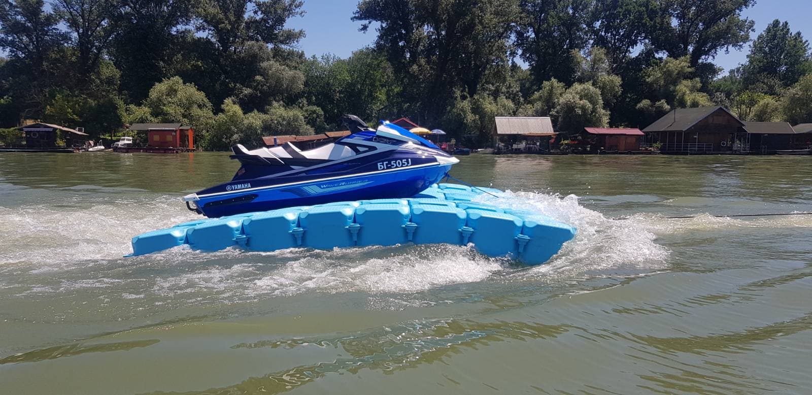 Navoz za skuter od ponton kocaka