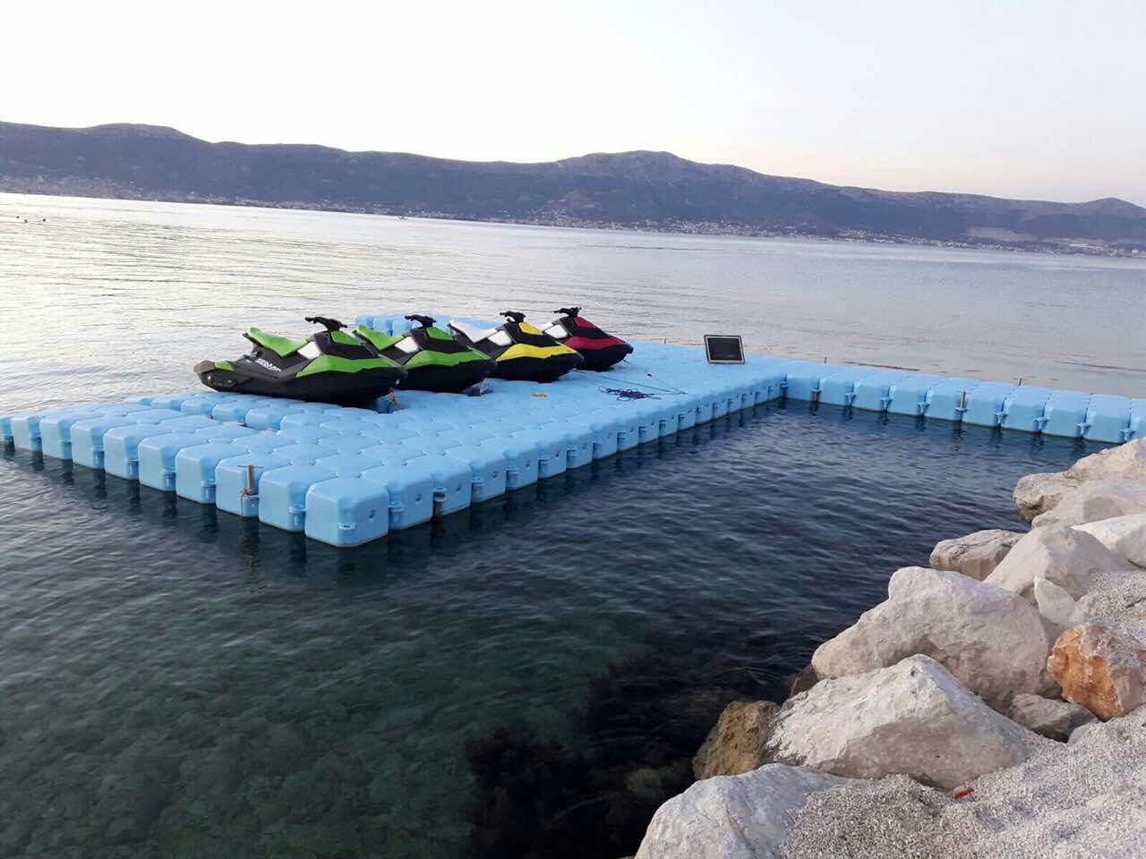 Plaža od ponton kocaka